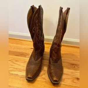 Men’s Ariat boots size 8.5D